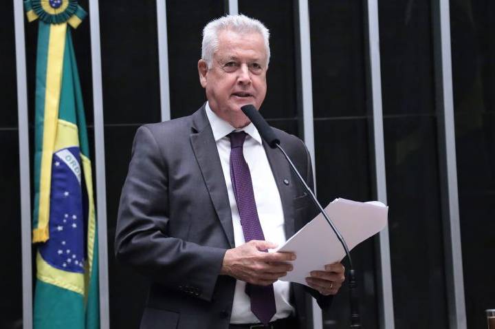 Câmara aprova projeto que define novas regras para proteção da indústria nacional; acompanhe