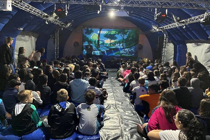 Cinema itinerante alcança 12 mil participantes