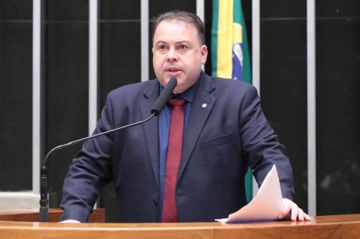 Comissão aprova programa para treinar prefeitos e servidores sobre lei de antenas