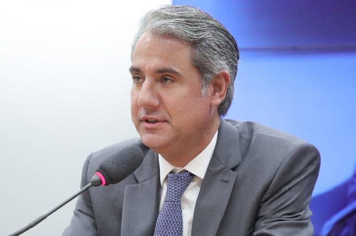 Comissão aprova sistema de coleta seletiva e logística reversa de coco verde