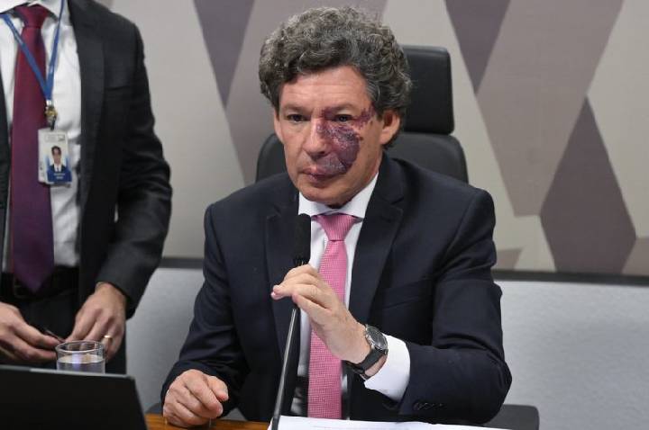 Comissão Mista adia para esta terça-feira votação do fim da 