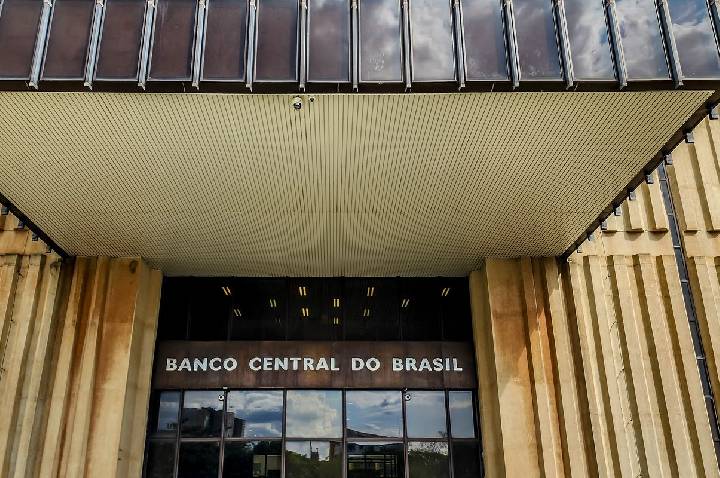 Copom inicia reunião que definirá taxa básica de juros