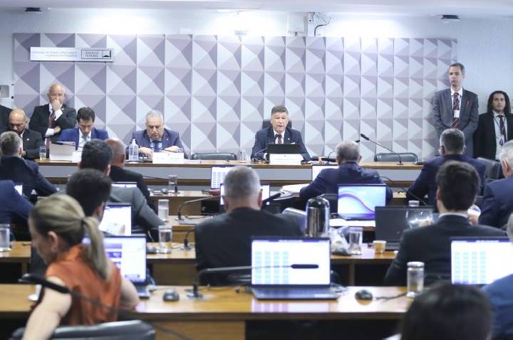 CPMI do INSS cancela depoimento de Vorcaro e convoca representante ligada a confederação de agricultores