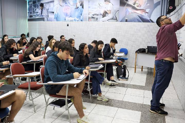 Desenrola Fies: estudante pode renegociar dívida a partir desta quarta