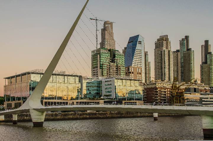 eComex leva gestão de comex em nuvem e IA à Argentina