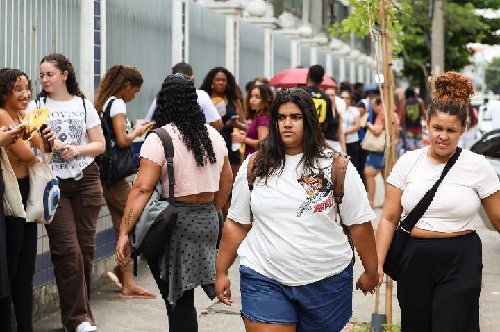 Fies: pré-selecionados devem complementar inscrição a partir de sexta