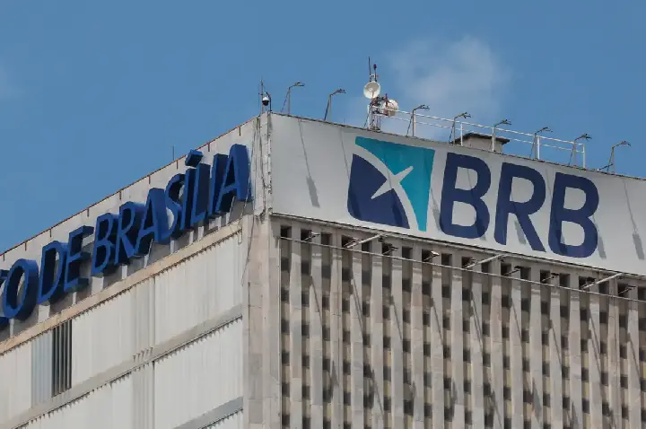 Governo do DF propõe dar imóveis como garantia para capitalizar BRB