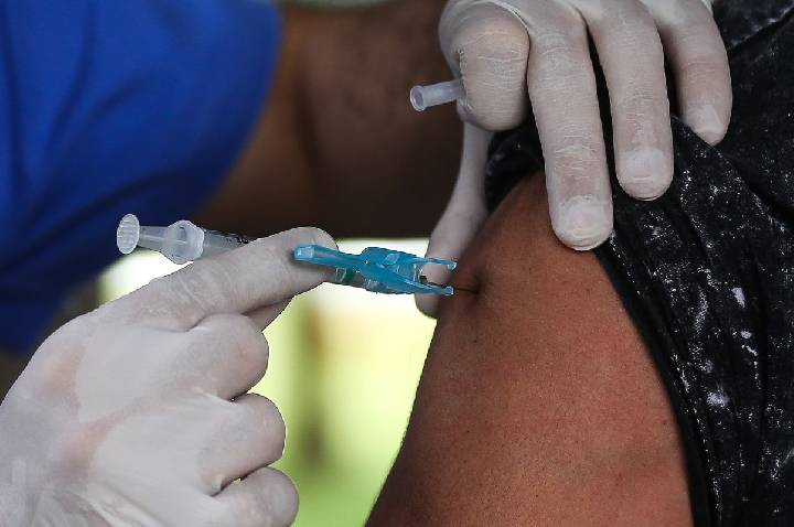 Gripe: Anvisa aprova nova vacina com 73% de eficácia 