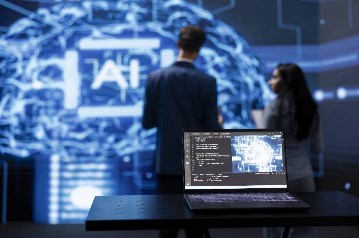 IA deixa de ser tendência e vira infraestrutura nas empresas