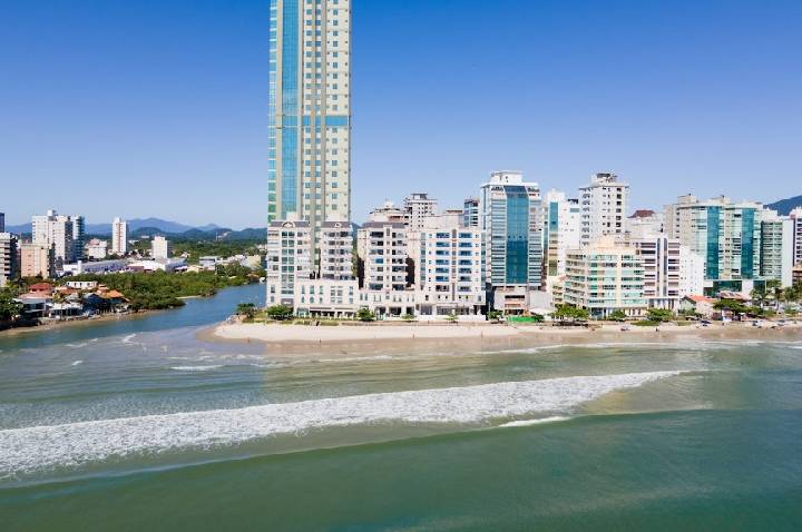Incorporadora de SC supera R$ 5,2 bilhões e mira expansão
