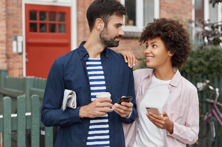 Jovens contratam seguro de vida antes de ter filhos
