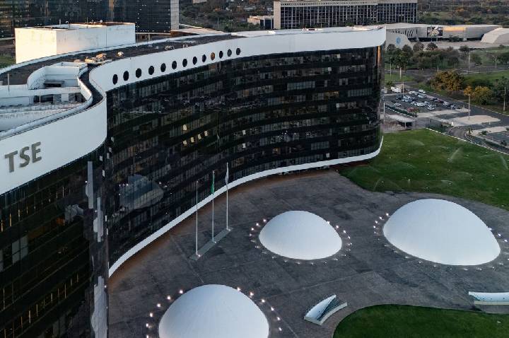 Justiça Eleitoral rejeita cerca de 1,2 mil registros de candidatura