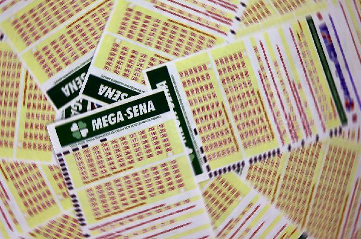 Mega-Sena acumula para R$ 102 milhões; confira os números sorteados
