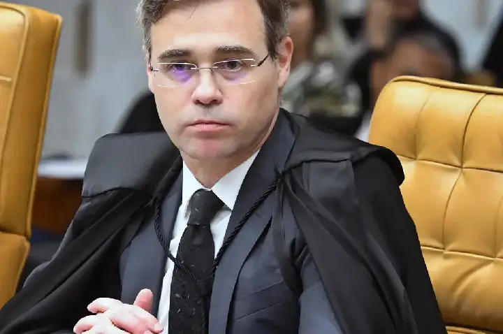 Ministro André Mendonça admite encontro com Vorcaro 