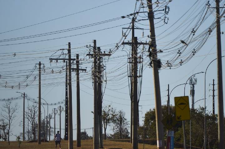 Número de acidentes com a rede elétrica cresceu no Brasil em 2025