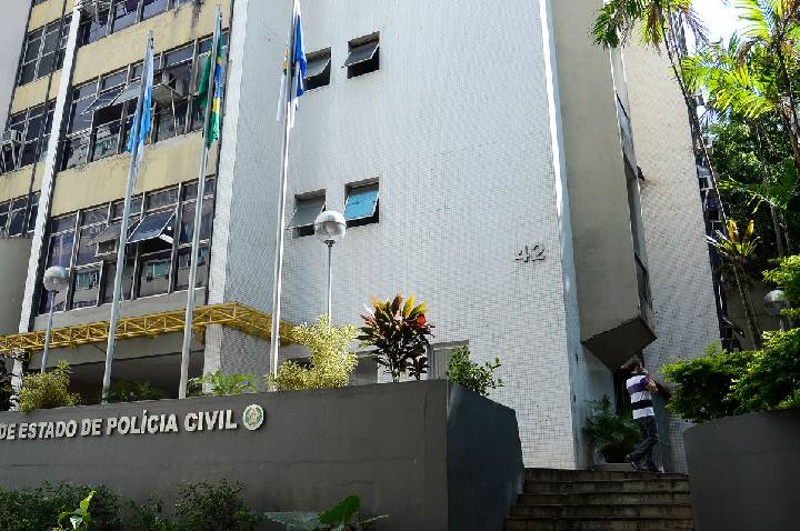 Polícia do Rio faz operações para prender dezenas de integrantes do CV
