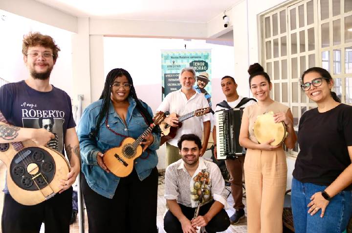 Tenor Chorão leva choro brasileiro gratuito a Arniqueira