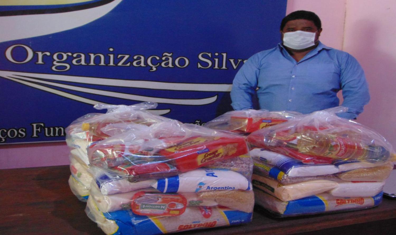 Empresário de Costa Marques faz doação de cestas básicas à famílias carentes do Munícipio.