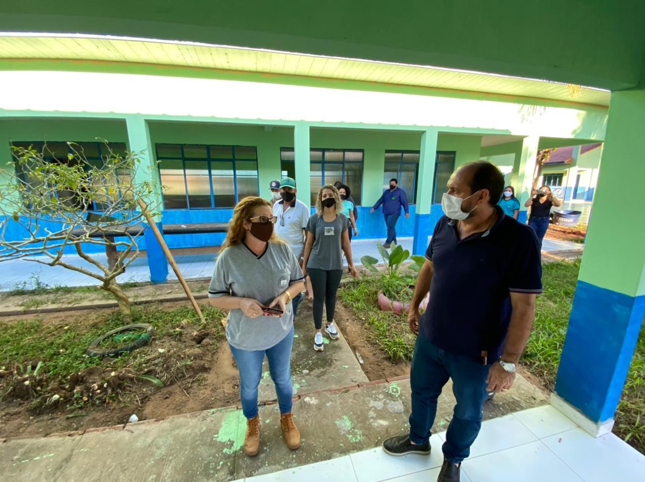 Deputado Laerte Gomes confirma recursos para atender Escola Família Agrícola Vale do Guaporé.