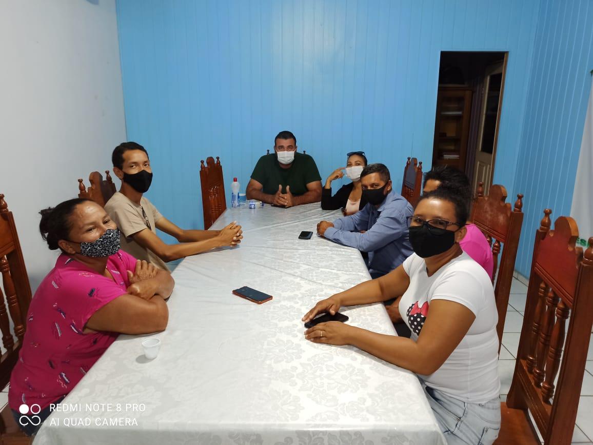 Em reunião com representantes da colônia dos pescadores e vereadores prefeito Mirandão reafirma compromissos.