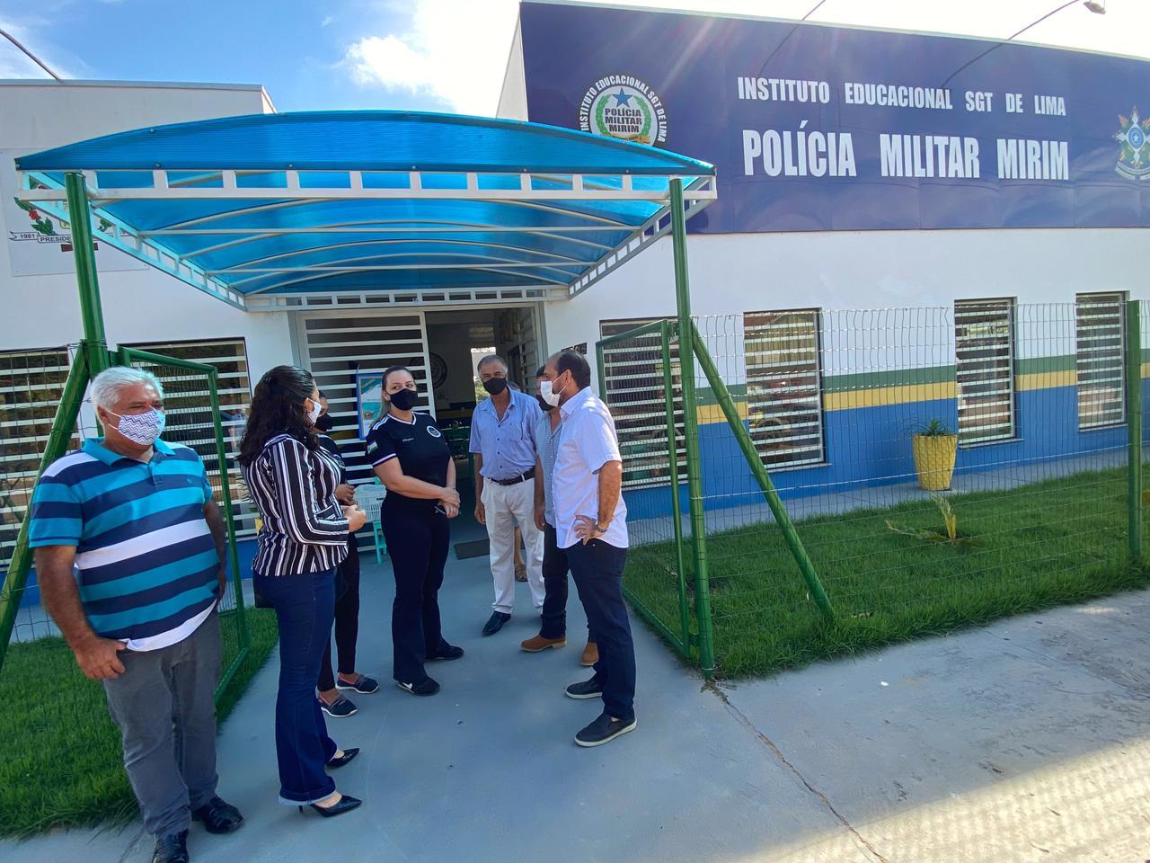 Deputado Laerte Gomes confirma recurso para atender demandas do Projeto Polícia Militar Mirim de Presidente Médici.
