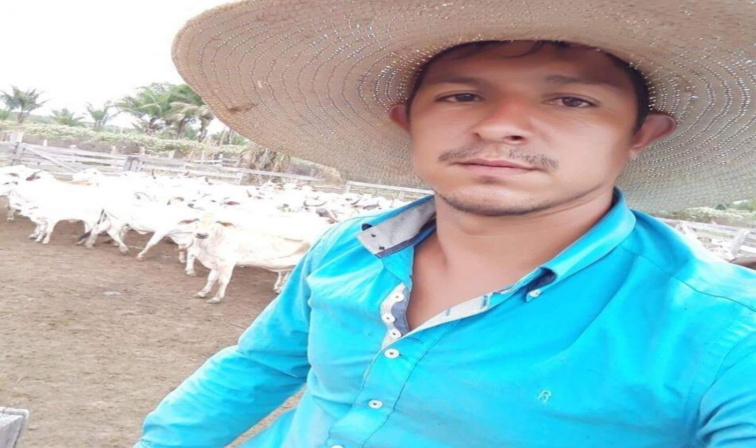 Funerária OAS comunica o falecimento de Robson de Oliveira Vilas Boas.