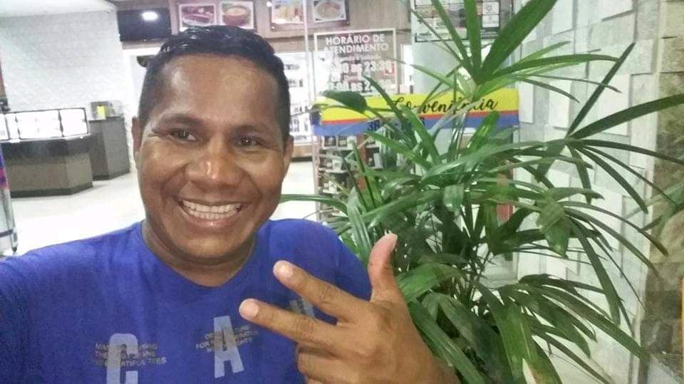 Professor Délio morre vítima da covid-19.