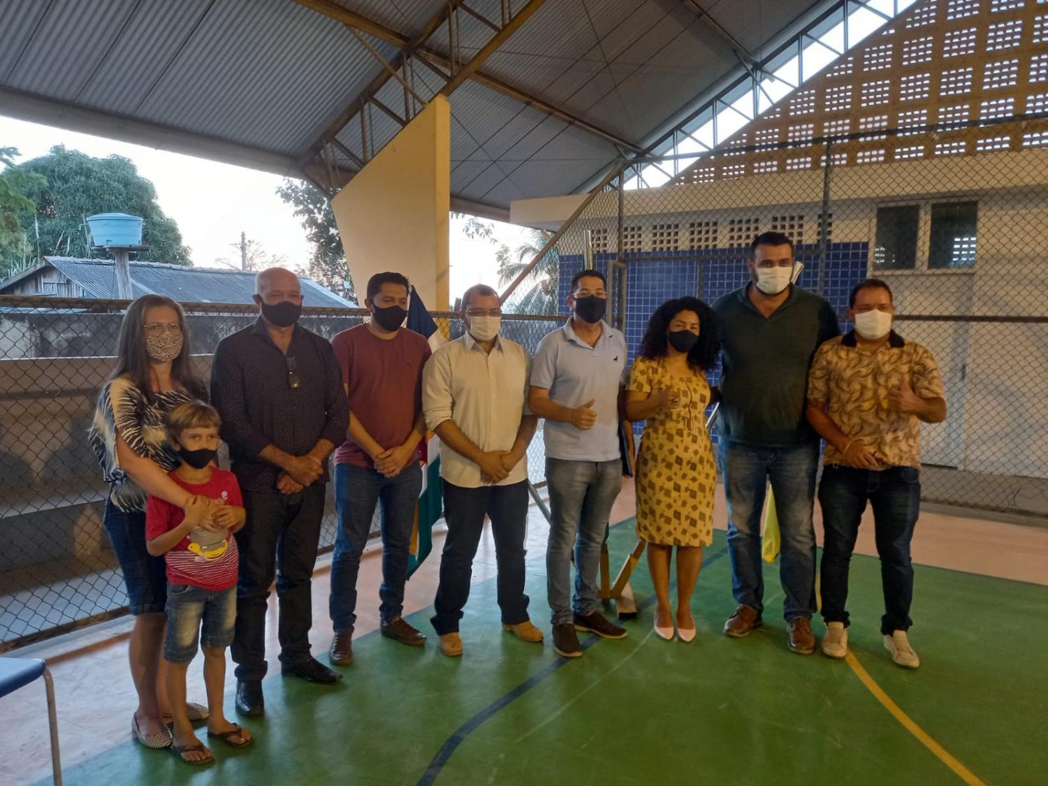 A pedido da vereadora professora Lú, coordenador estadual do IBGE realiza audiência pública em São Domingos.