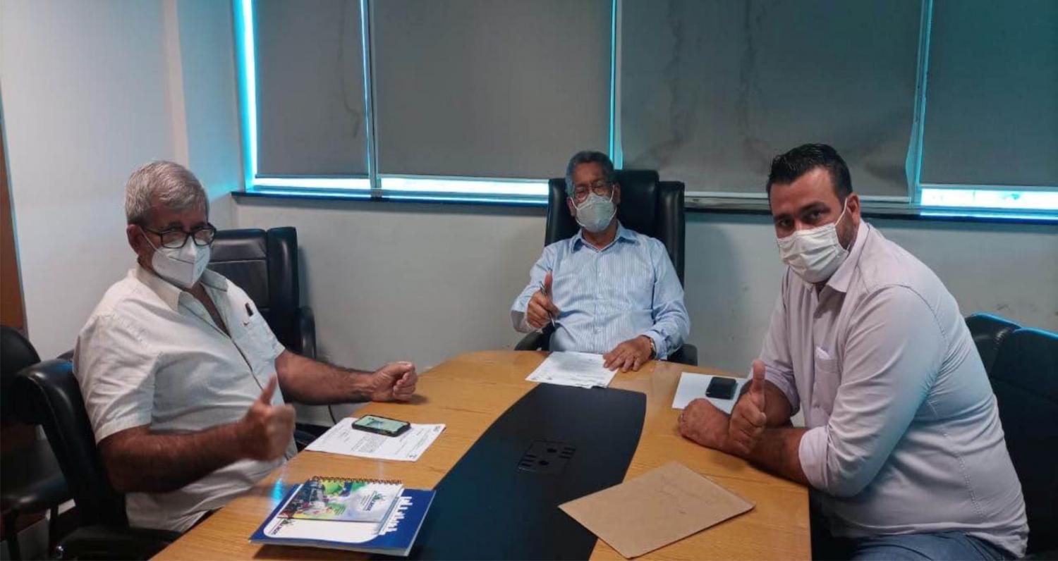 Costa Marques recebe álcool em gel e álcool 70% para a auxiliar na volta as aulas presenciais.