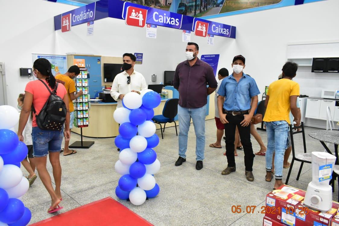 Gerente da Móveis Gazin de Costa Marques agradece o sucesso da inauguração e vendas da nova loja..