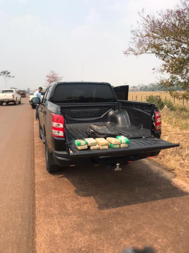 Polícia apreende 10 kg de pasta base de cocaína transportados em veículo na BR 429 em São Francisco do Guaporé