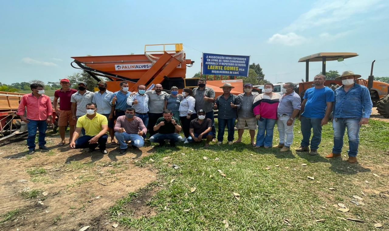 Deputado Laerte Gomes entrega equipamento agrícola para Associação Nova Esperança em Nova Brasilândia D’Oeste