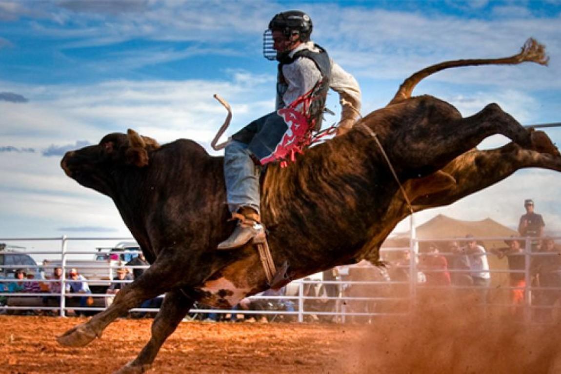 Montarias em touros acontece dias 23 e 24 de Outubro na linha 58 fazenda Carandá em São Domingos do Guaporé.