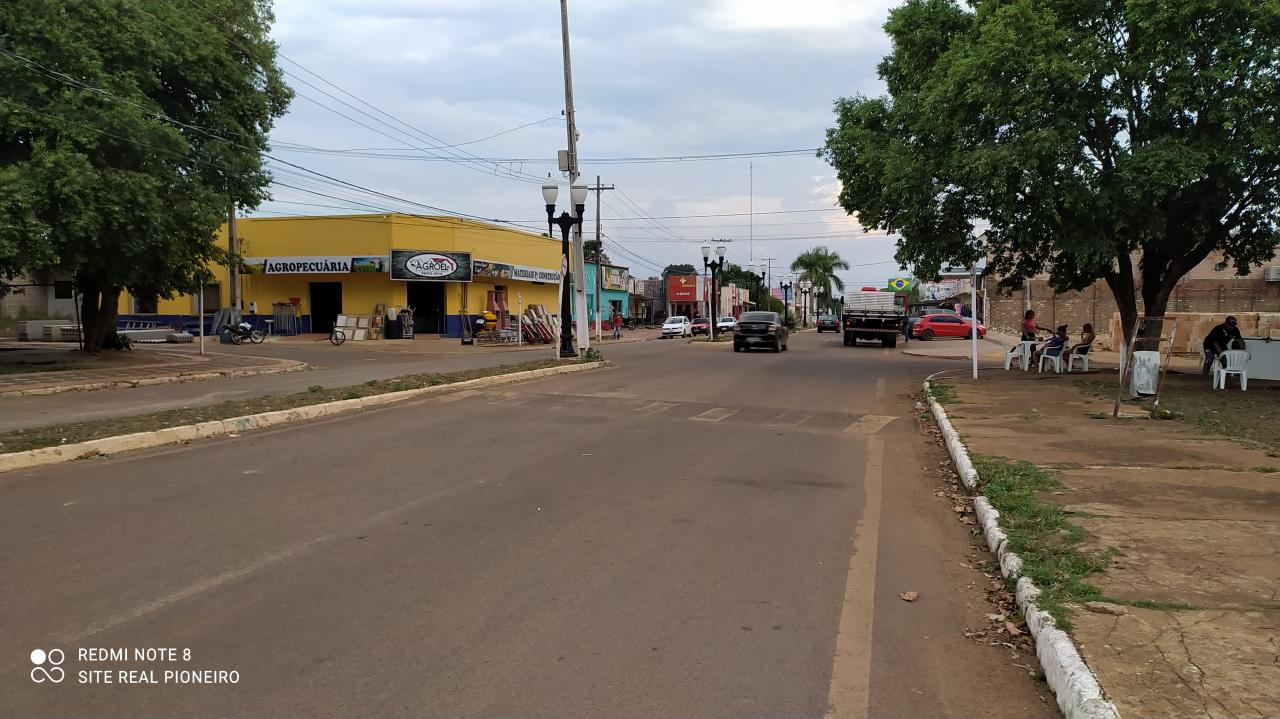 Parte da área comercial de Costa Marques está a mais de 5 horas com energia meia fase.