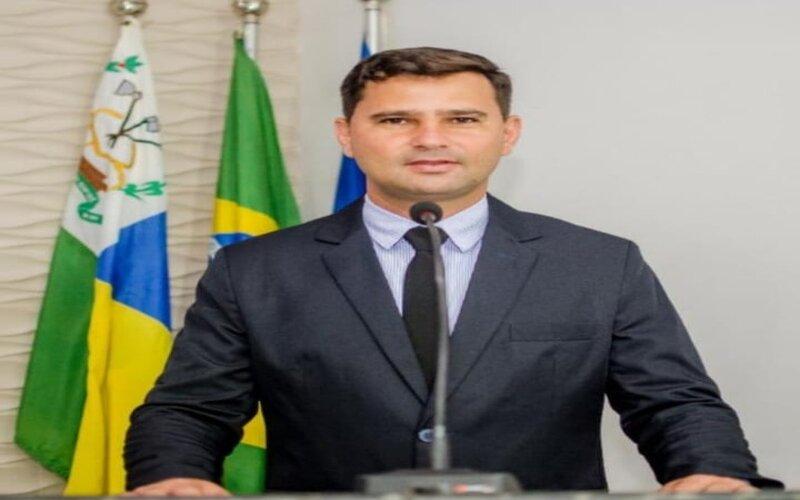 Presidente da Câmara de Costa Marques vereador Maurinho emite nota de pesar falecimento do vereador Dede.