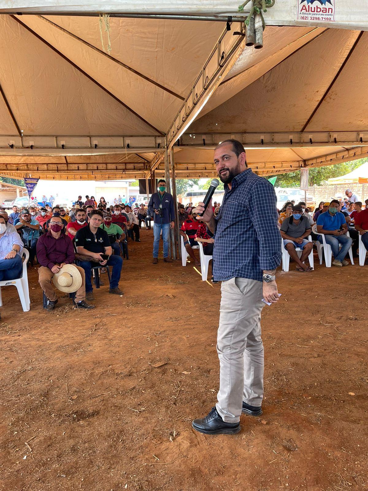 Deputado Laerte Gomes entrega equipamentos para AAPA em Alvorada do Oeste
