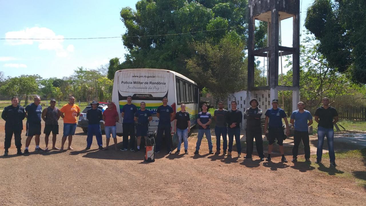 Policiais Militares se voluntariam para realizar manutenção no quartel em Costa Marques.