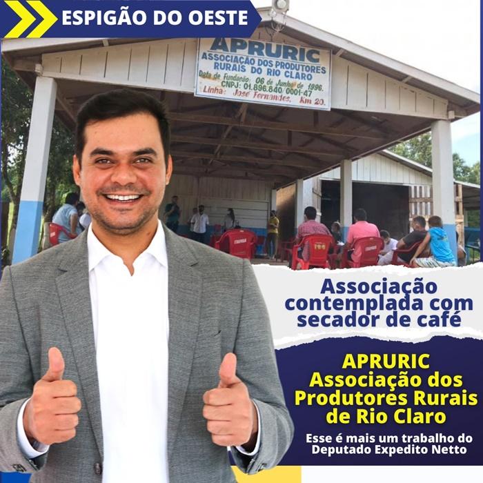 Produtores da Associação do Rio Claro agradecem o deputado Expedito Netto pela conquista do Secador de Café