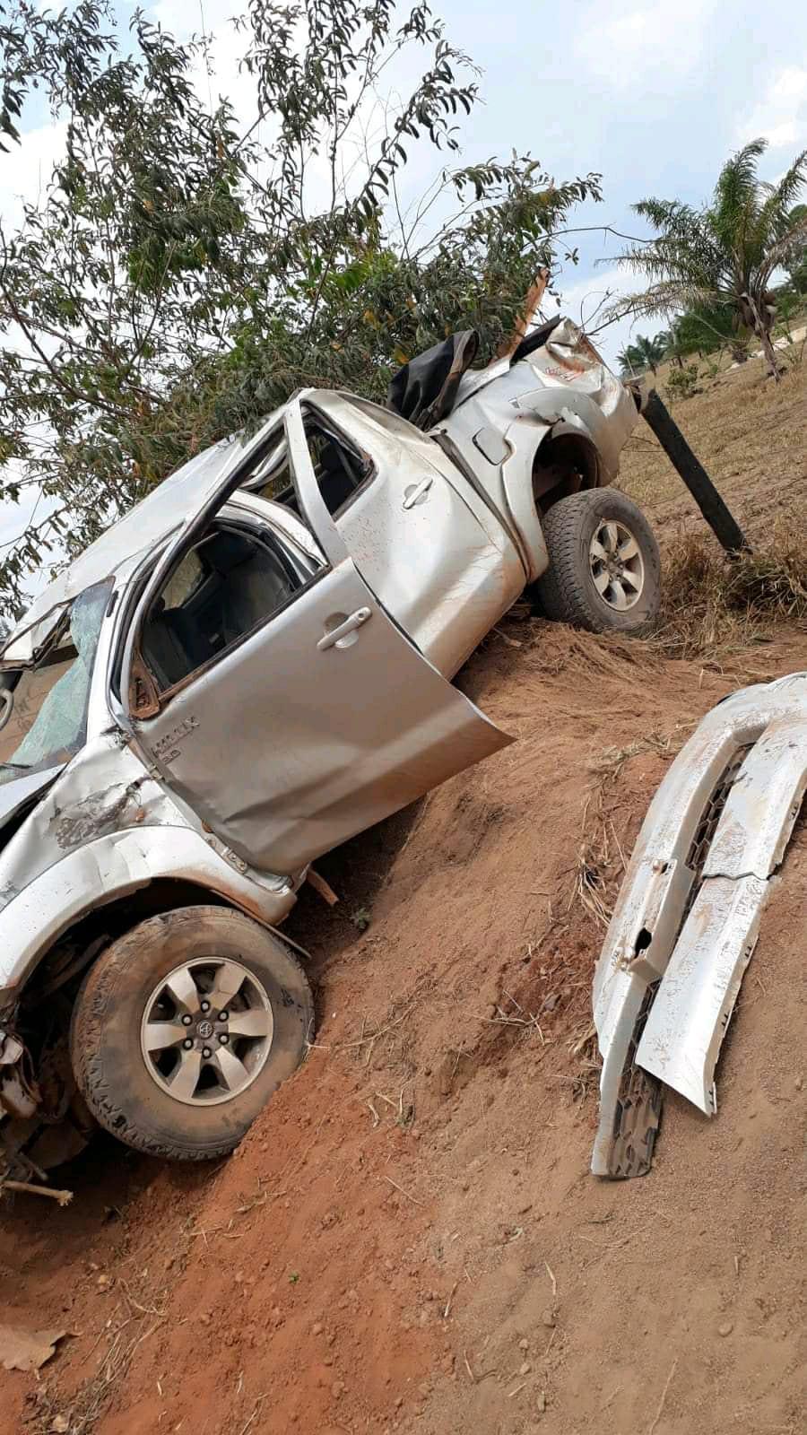 Um acidente com uma camionete foi registrado na última sexta-feira (08) na linha 21 em Costa Marques