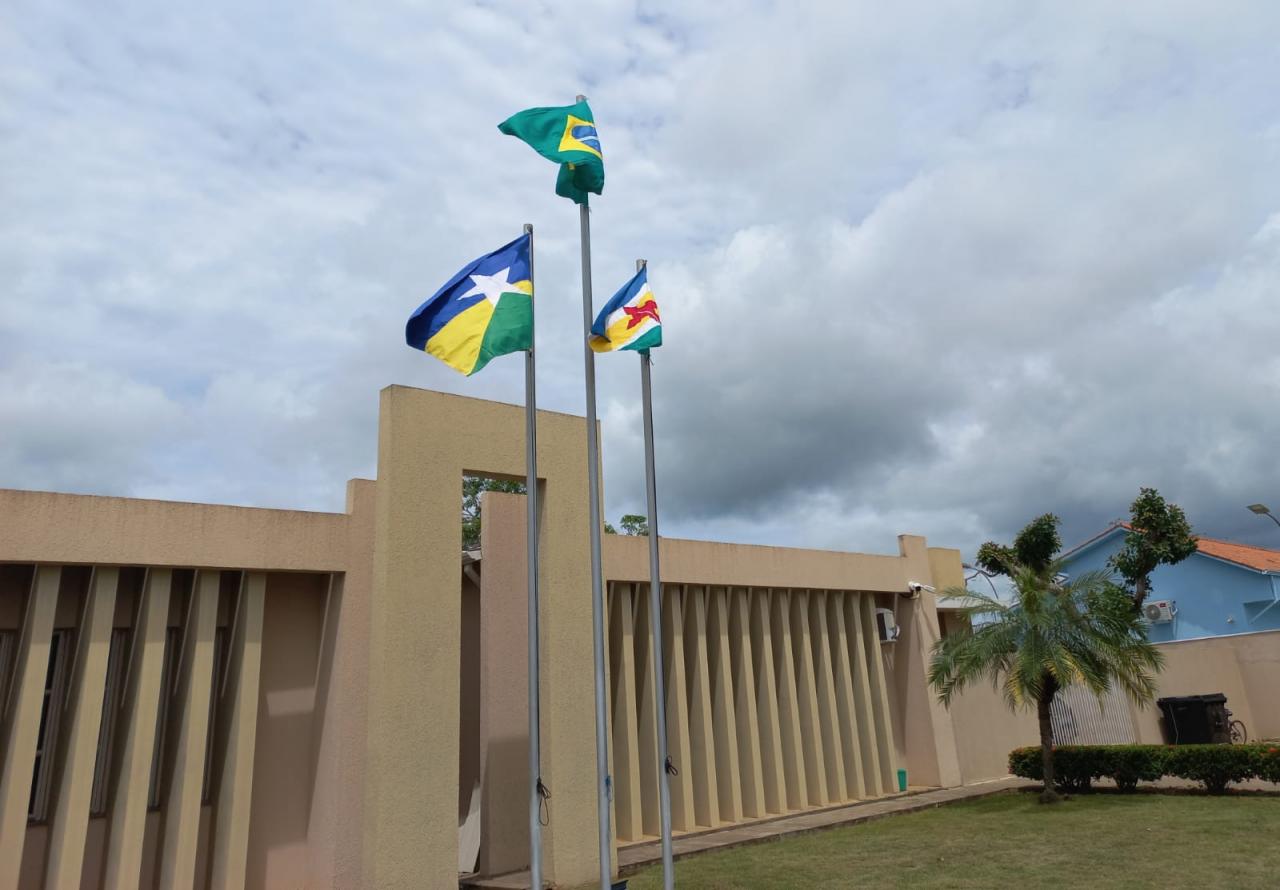 Servidores do judiciário de Costa Marques promovem a campanha Natal de Todos.