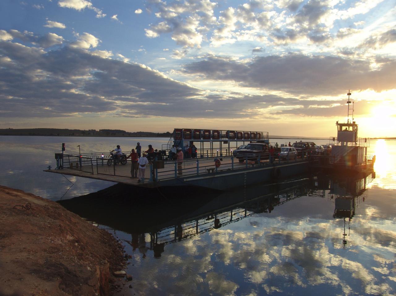 Costa Marques e Buena Vista na Bolívia serão interligadas por um ferry boat.