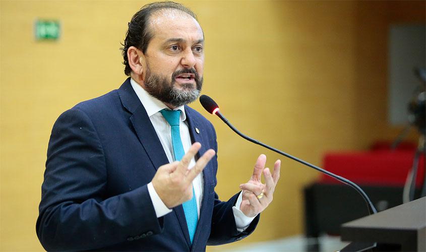 Deputado Laerte Gomes requer ao DER recuperação total da Estrada do Aeroporto em Ji-Paraná.