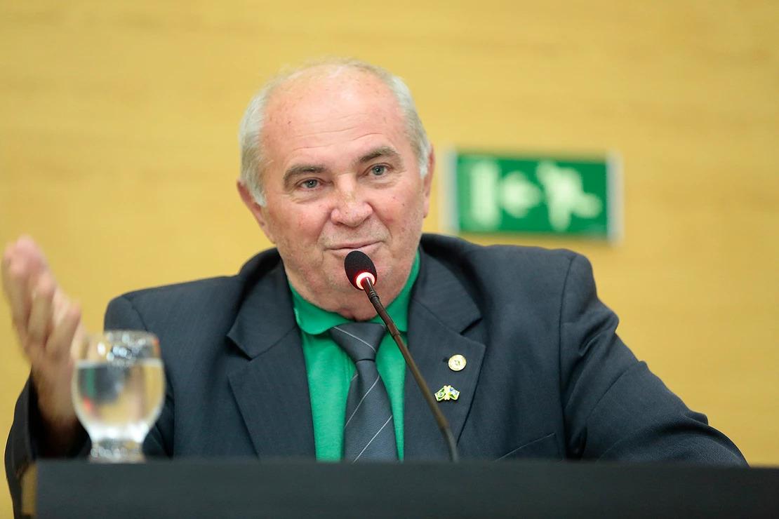 Lebrão comemora reivindicação do Governador Marcos Rocha junto à ministra Tereza Cristina pela pauta do gado.