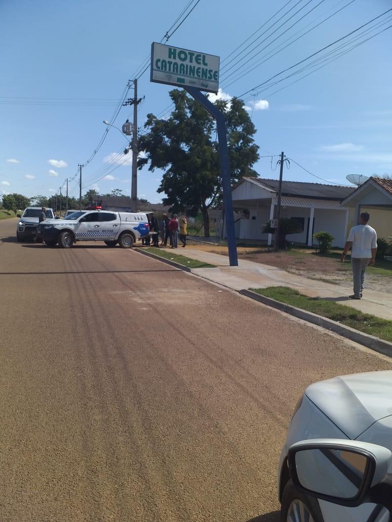 Homem com várias passagens pelo sistema prisional e preso em São Domingos suspeito de furtar uma moto.