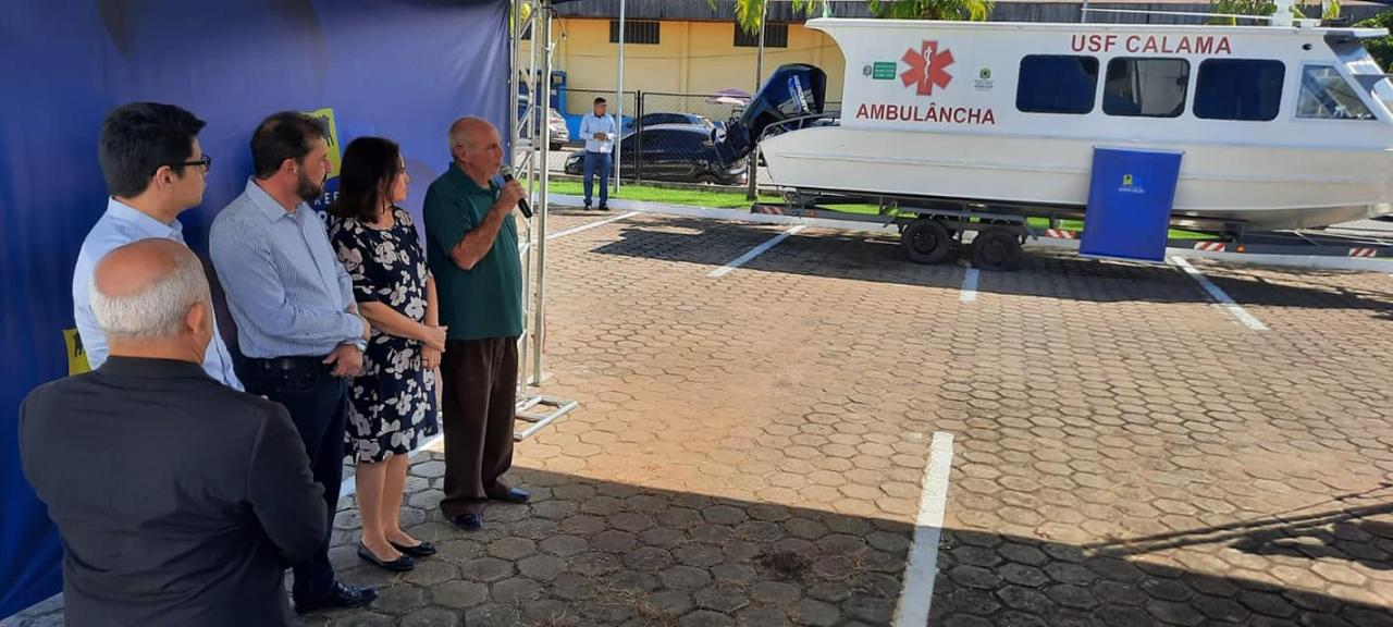 Deputado Lebrão entrega ambulâncha para comunidade do baixo madeira em Porto Velho.