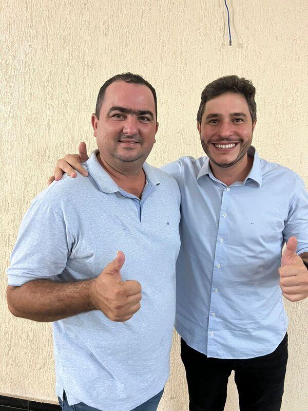 Mauricio Carvalho reafirma compromisso com o vereador Elizeu Biazini para novos investimentos em Costa Marques..