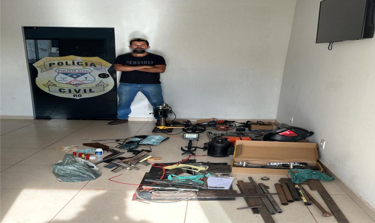 Operação da Polícia Civil de São Francisco do Guaporé apreende uma pessoa, dinheiro falso, armas, munições.