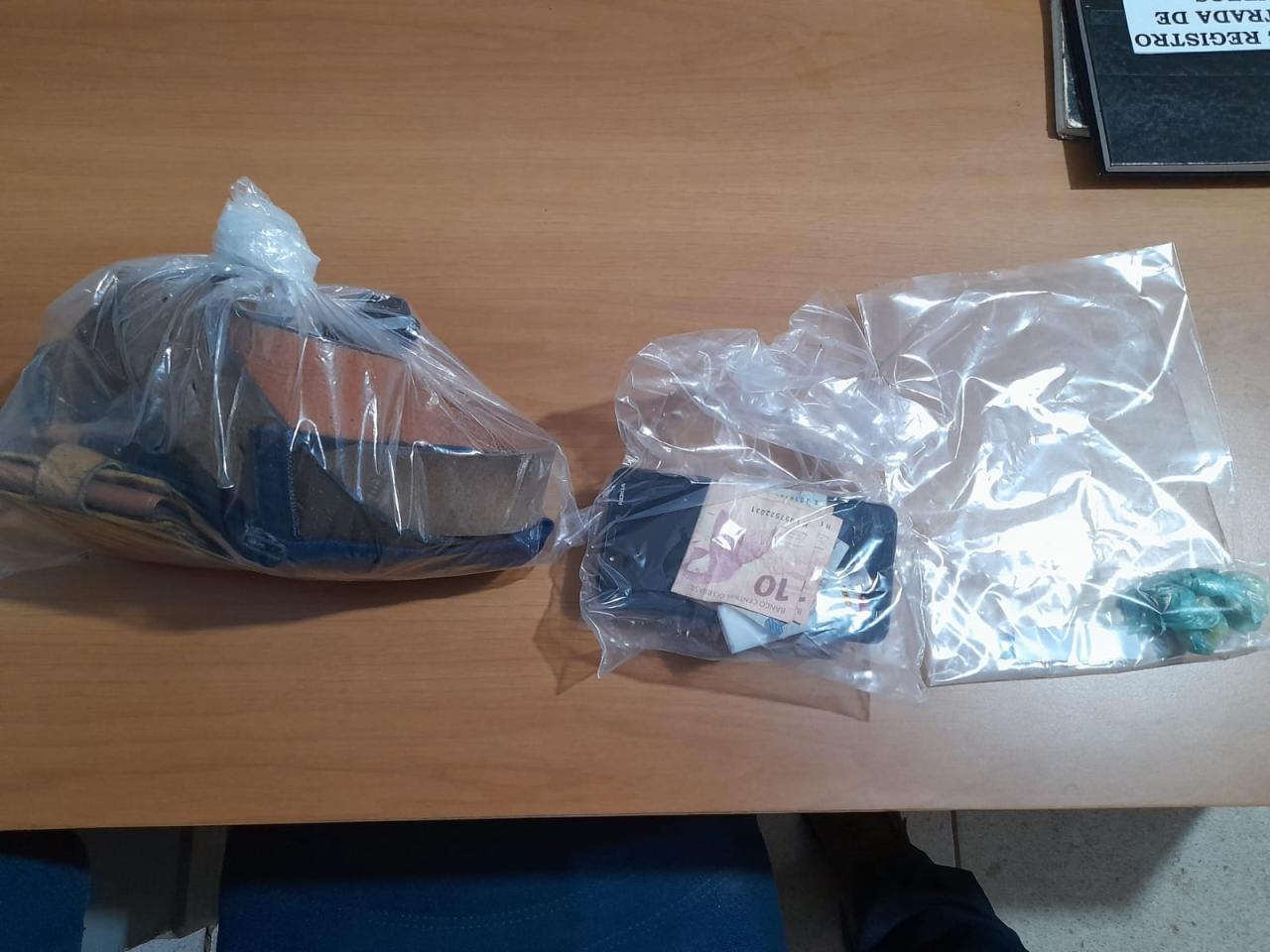Polícia Civil de Costa Marques através do serviço de investigação fecha mais uma boca de fumo.