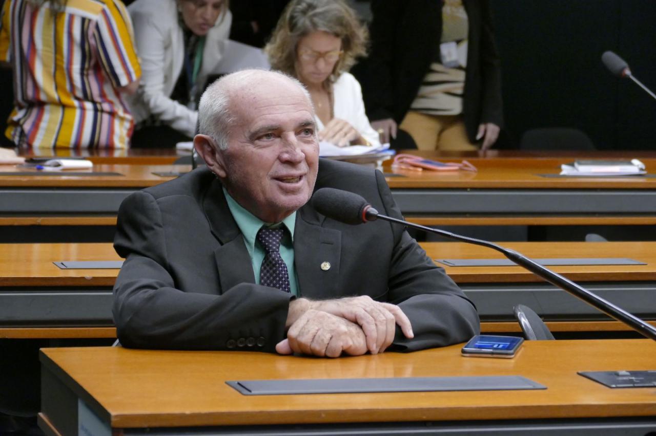 Lebrão defende, na Câmara dos Deputados, o piso salarial da enfermagem