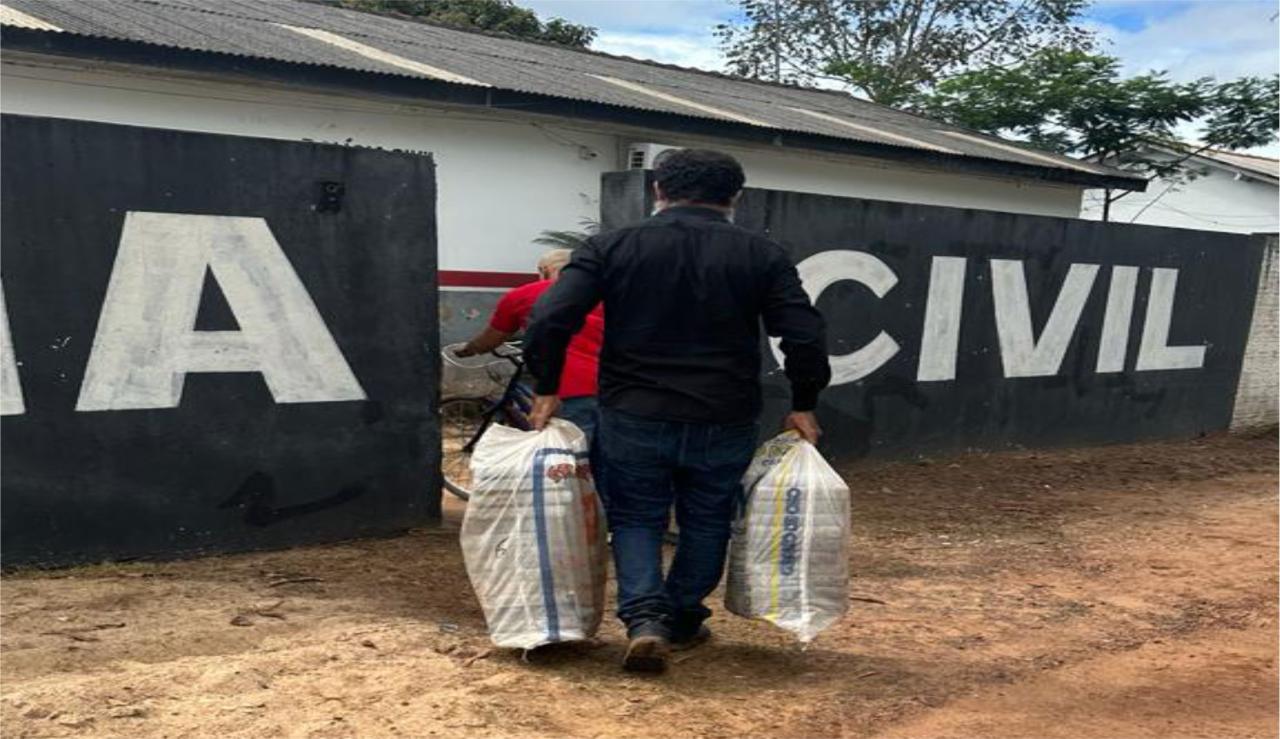 Polícia Civil prende quatro pessoas com mais de 55 quilos de cocaína em Costa Marques - RO.